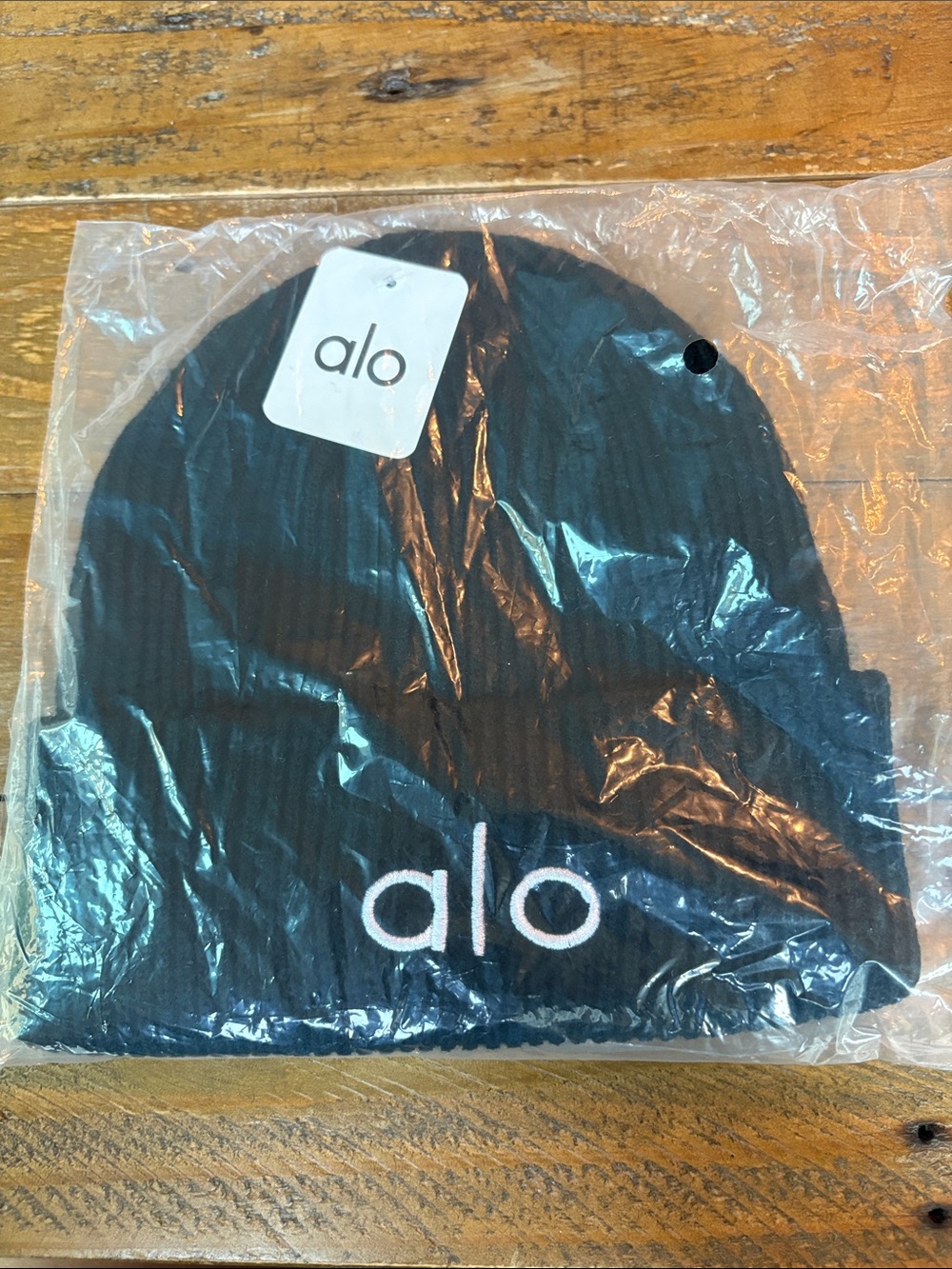 ALO Yoga Black Ribbed Beanie with White Logo NWT